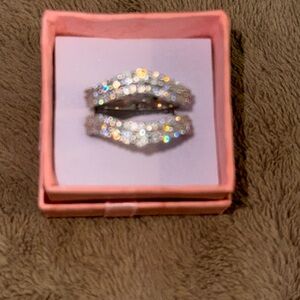 Beautiful brand new moissanite sterling silver Ring guard VVS beautiful stones